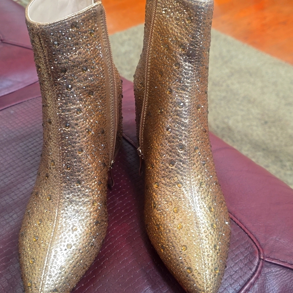Elegant Wetkiss Dark Gold Studded Women's Boots,7-1/2, Brand New.